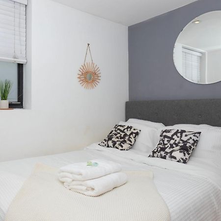 Cosy Ground Floor Apartment Лондон Екстериор снимка