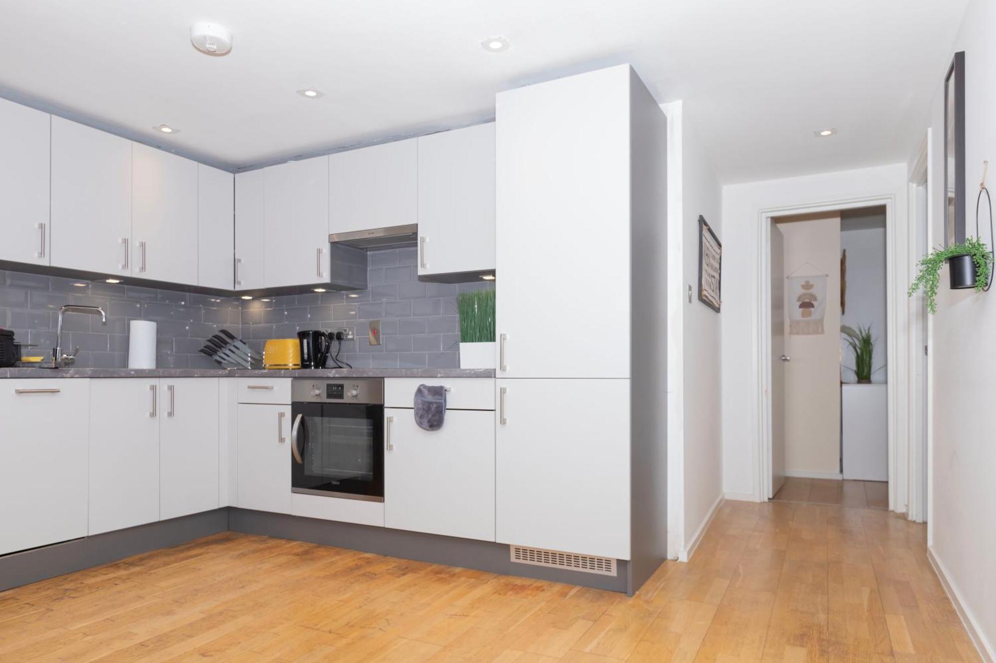 Cosy Ground Floor Apartment Лондон Екстериор снимка