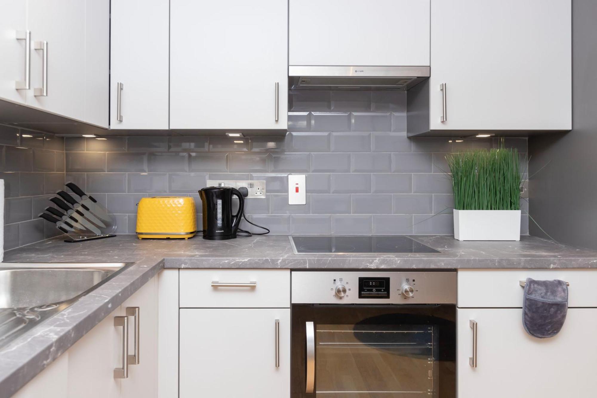 Cosy Ground Floor Apartment Лондон Екстериор снимка