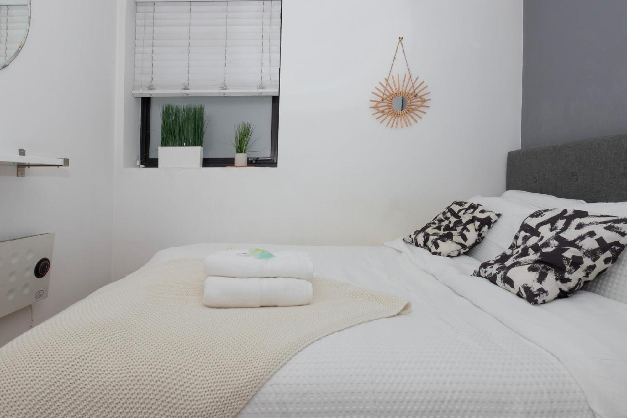 Cosy Ground Floor Apartment Лондон Екстериор снимка
